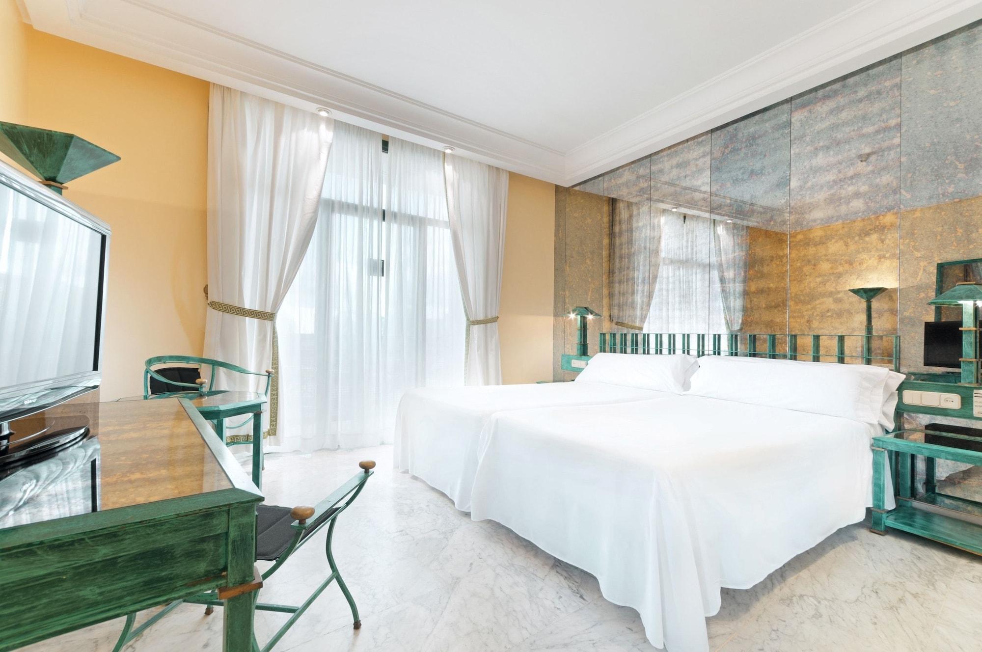 Azz Merida Medea Hotel Екстериор снимка
