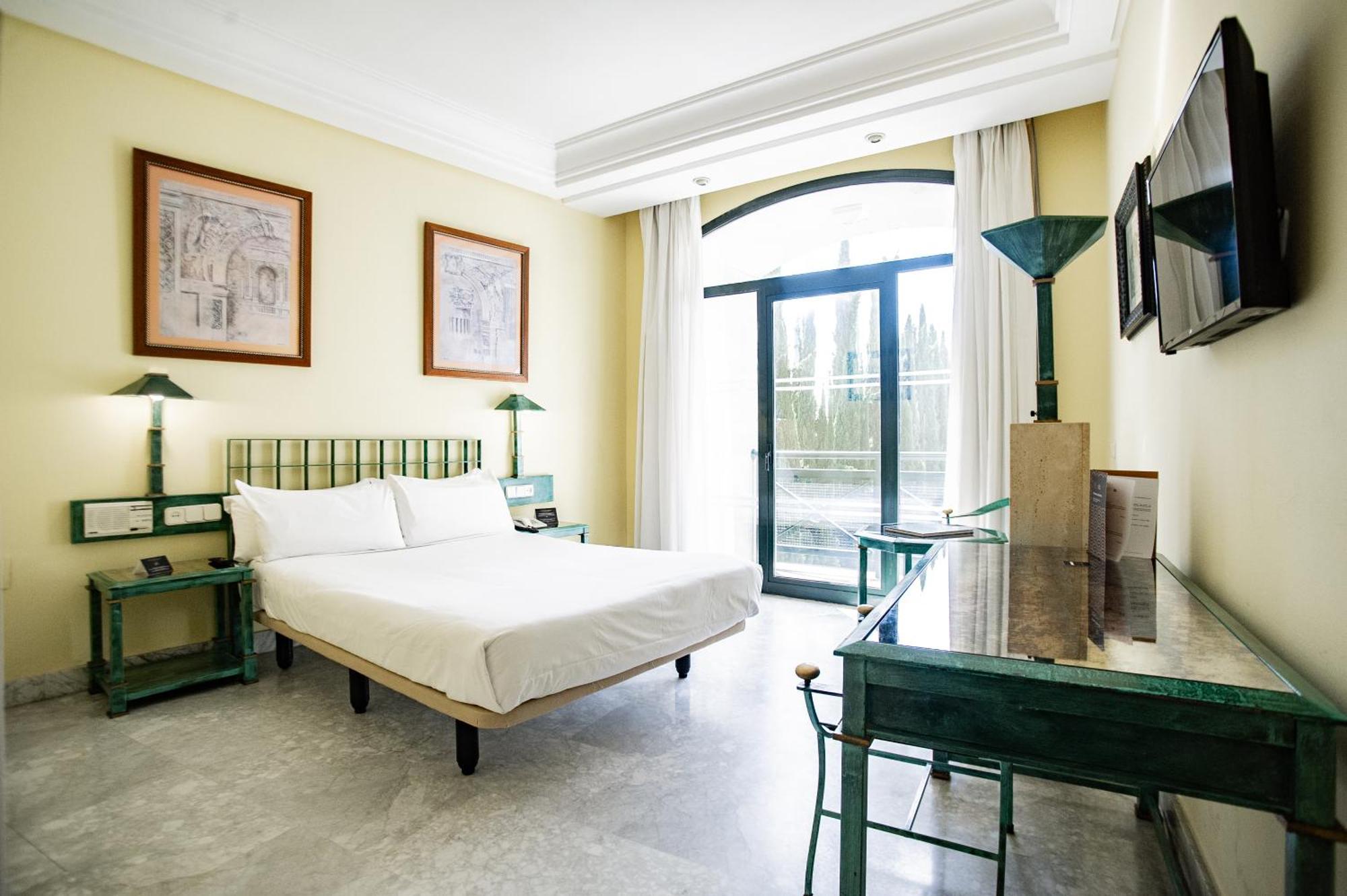 Azz Merida Medea Hotel Екстериор снимка