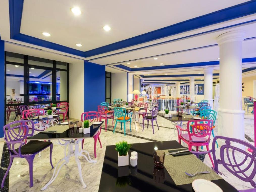 Azz Merida Medea Hotel Екстериор снимка