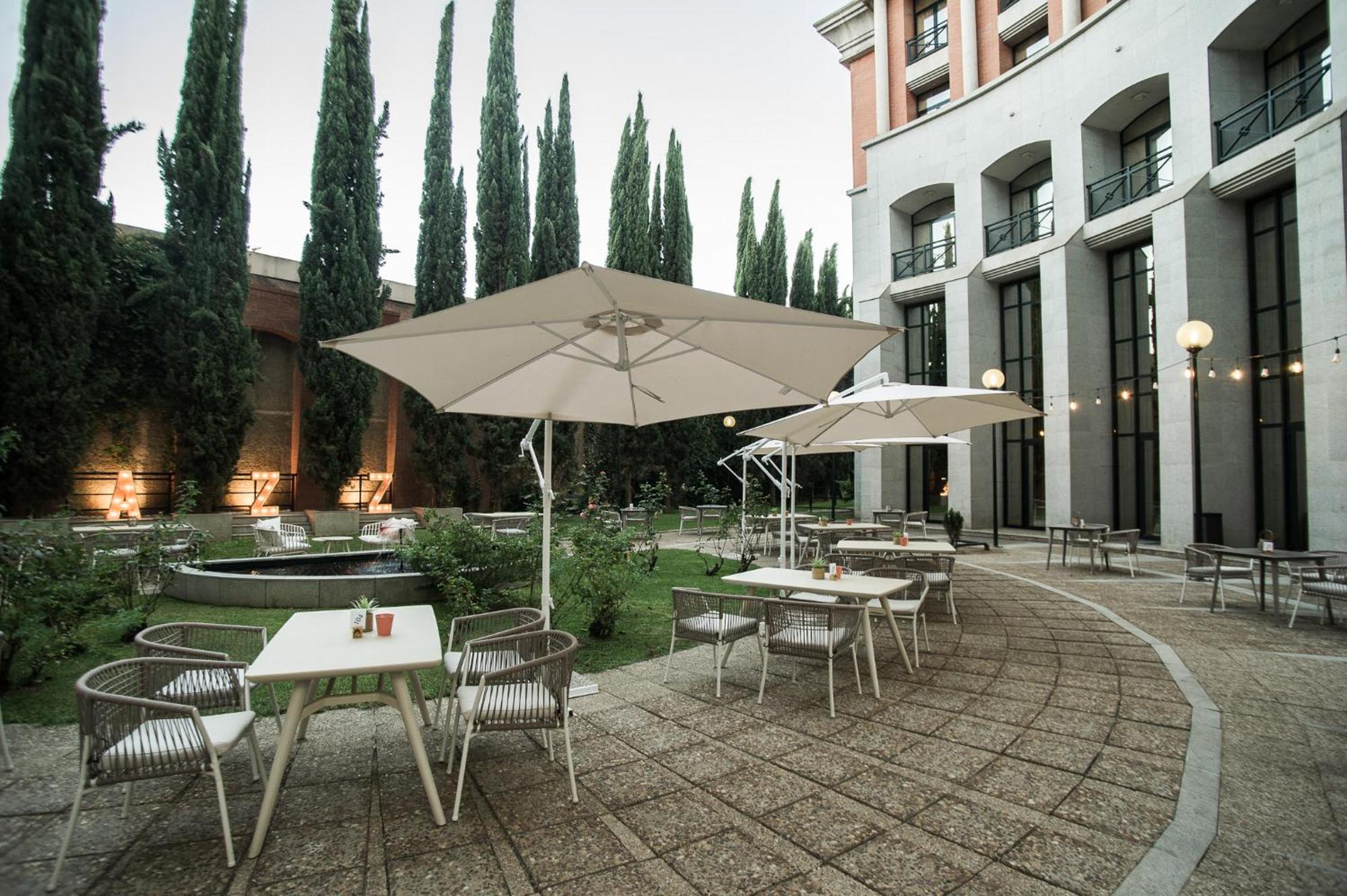 Azz Merida Medea Hotel Екстериор снимка