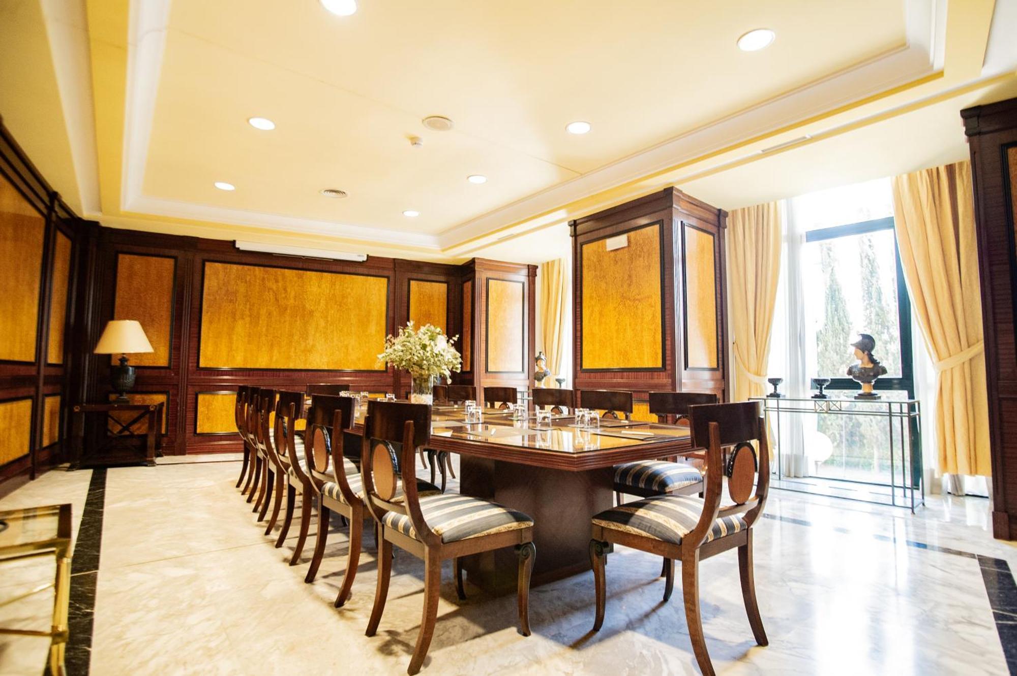 Azz Merida Medea Hotel Екстериор снимка