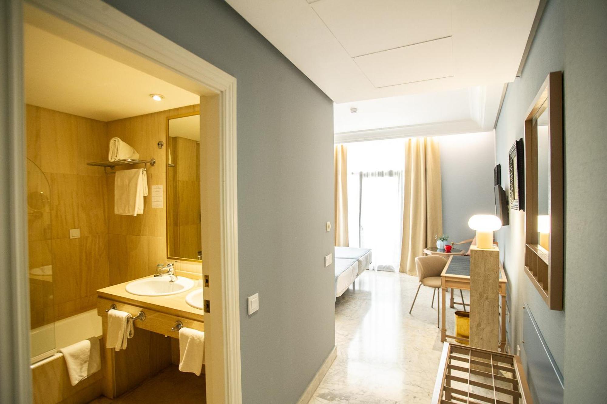 Azz Merida Medea Hotel Екстериор снимка